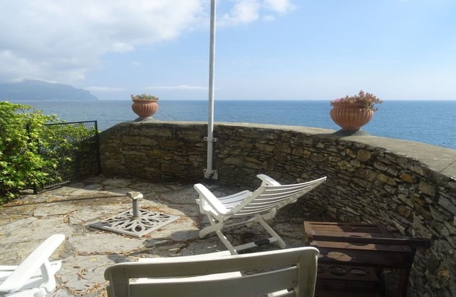 Villa Sant 'Ignazio with private access to the sea of Golfo Paradiso