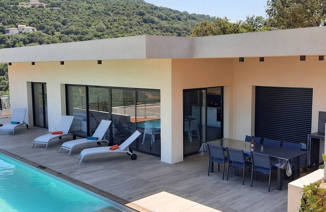 Villa - sea and mountain view - with private pool - Propriano