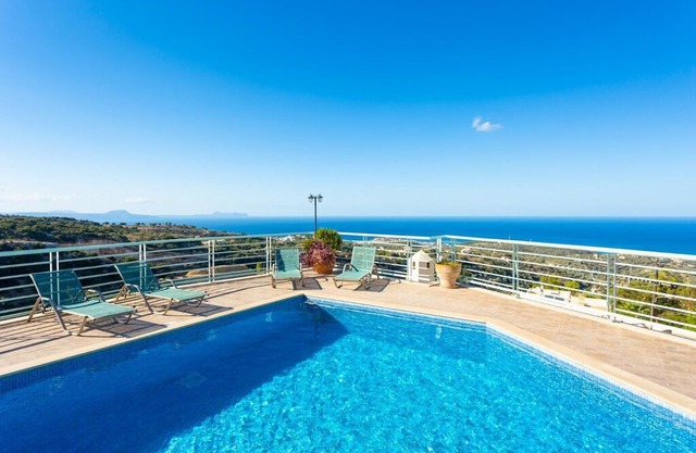 Villa Selini: Private Pool, Sea Views, A/C, WiFi, Eco-Friendly