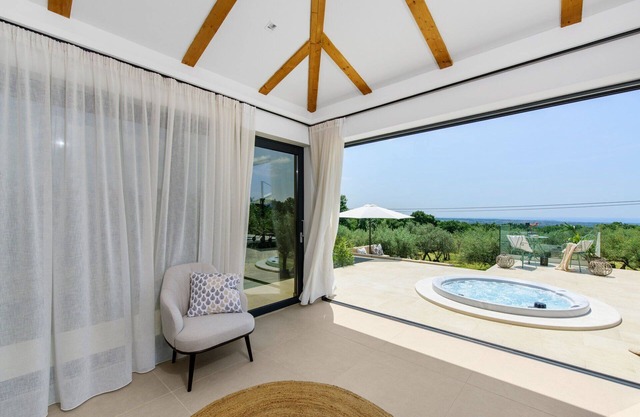 Villa Serena with Pool