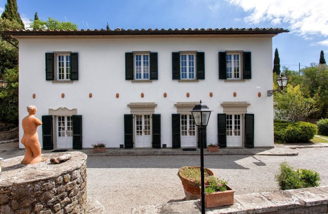VILLA SERENA x15 Beautiful villa surrounded by nature, with swimming pool just 1 km from Cortona