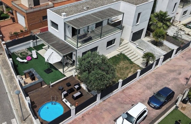 Villa Serenità by Prolocal ideal for families, sea and services nearby.