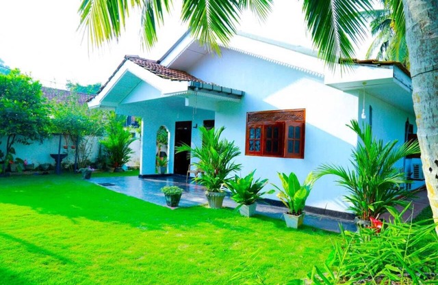 Villa Serenity 2A/C Bedrooms(weligama, Mirissa beach/Surfing, whale watching)/v