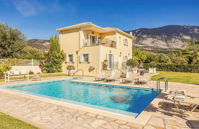 Villa Shiranne - Three Bedroom Villa, Sleeps 6