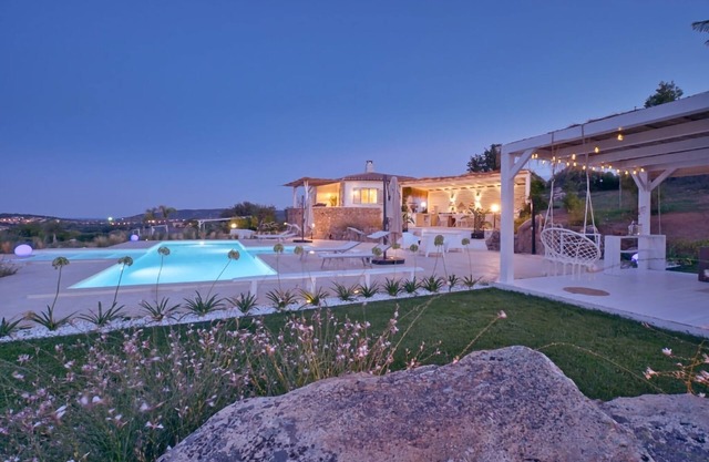 Villa 'Smeraldo' with Sea View, Wi-Fi and Air Conditioning