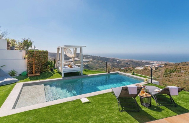 Villa Soñada Torrox by Ruralidays
