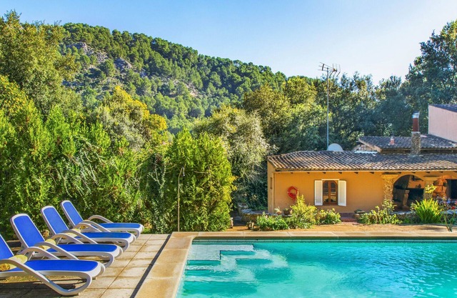 Villa SON ESTEBAN for 6 with swimming pool surrounded by nature