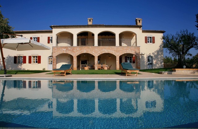 Villa Sophie for 11 people near Poreč with infinity pool and large garden