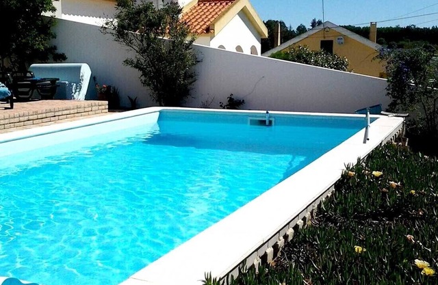 Villa Stéphanie. Large swimming pool and barbecue. TV, WIFI