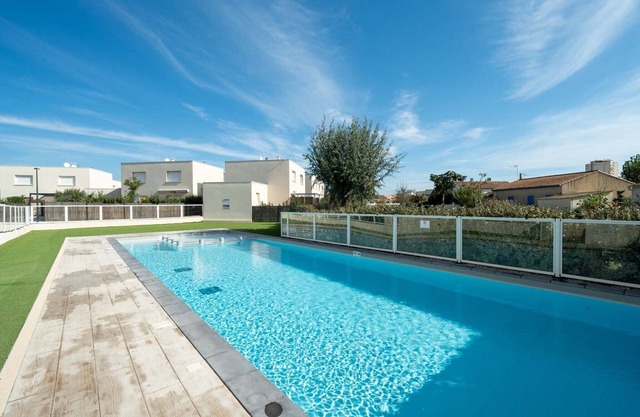 Villa Steps from Valras Beach