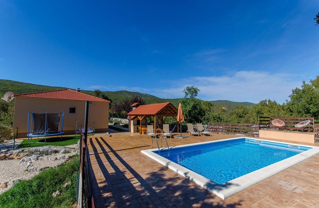 Villa Strikina kuća (V8981-K1) - Zagvozd