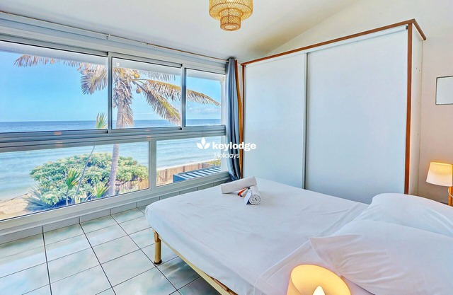 Villa Sunset Place – 3-bedroom waterfront villa – Saint-Gilles-les Bains