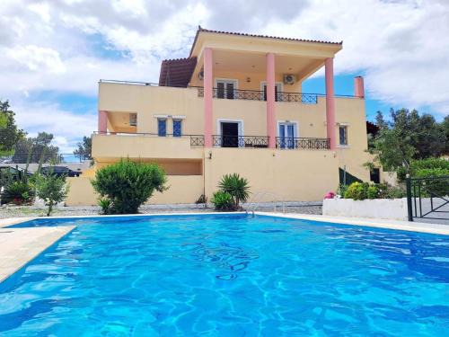 Villa Theonymfi