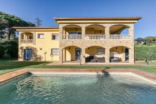 Villa Tiffany w pool and barbecue