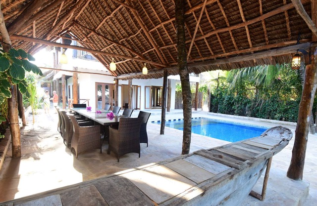 Villa Tumaini - 5 bedroom Beach Front Villa with a pool