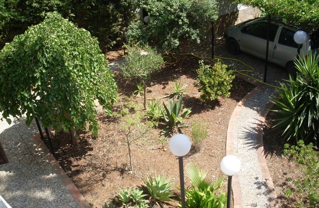 VILLA TWO STEPS FROM THE SEA IMMEDIATELY AVAILABLE