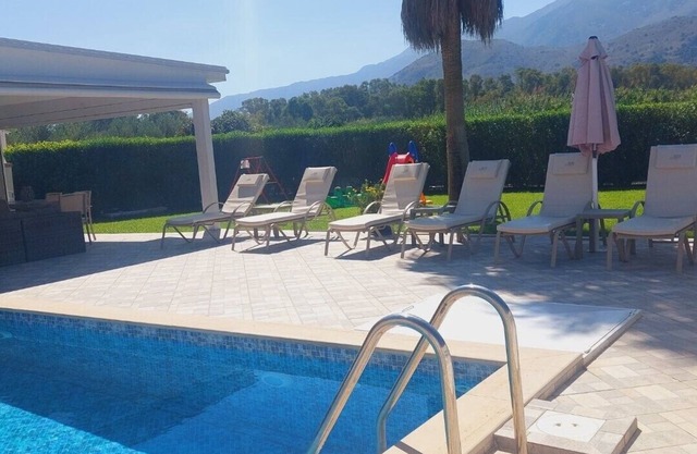 Villa Uranos- Less than 5-Min Walk to Kalivaki Beach with private pool