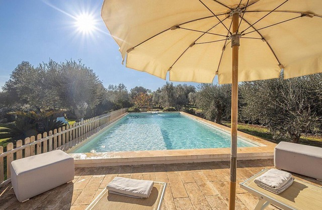 Villa Urasia: A characteristic and welcoming one-story villa surrounded by olive groves, with Free WI-FI.