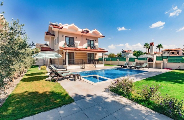 Villa Vera - 5 bedroom, sleeps 11 in Gulpinar area of Dalyan