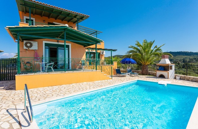 Villa Vera: Large Private Pool, Sea Views, A/C, WiFi, Eco-Friendly