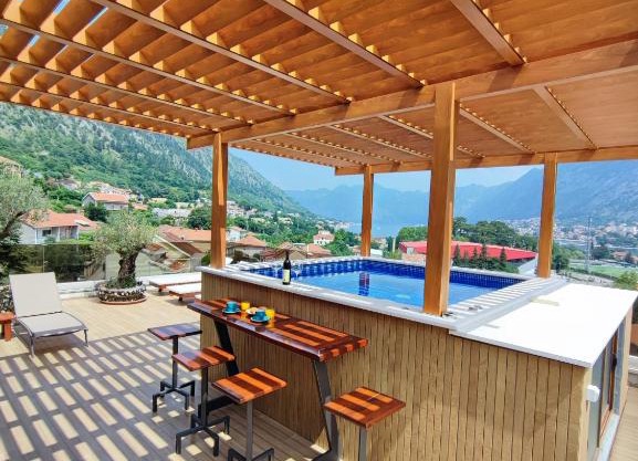 Villa Vista Real
