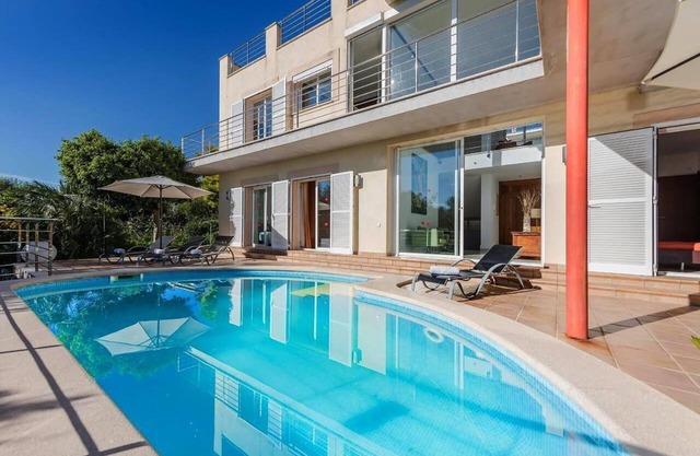 Villa 'Vistafar ' with Sea View, Wi-Fi and Air Conditioning