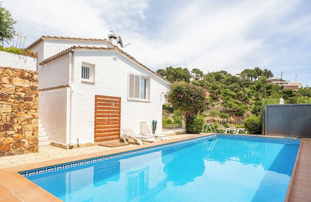 Villa 'Vistamar' with Sea View, Wi-Fi and Air Conditioning