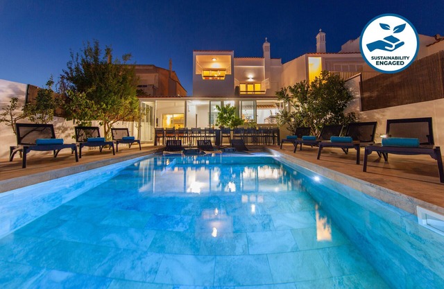Villa w/heatable pool & 2 jacuzzis, Albufeira