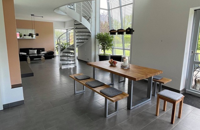 Villa WanderLux combines hiking with family and friends in a modern villa