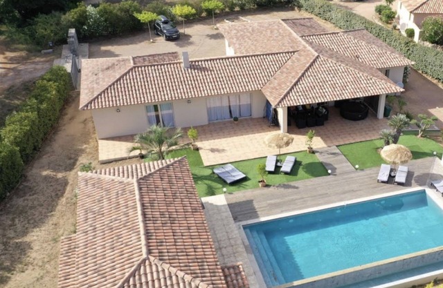villa with jacuzzi and terrace near cala-rossa beach, 6 bedrooms 3 bathrooms