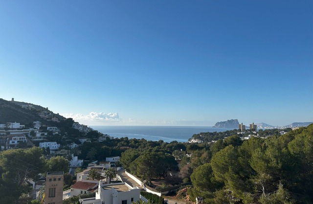 Villa with 7 rooms/14beds with a fantastic seaview & heated pool in El Portet
