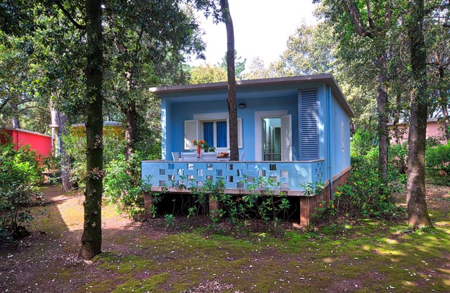 Villa with air conditioning, pool and terrace