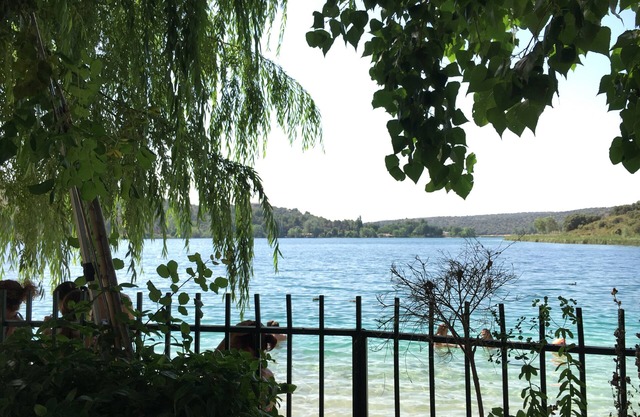 Villa with Garden and Fireplace overlooking the Colgada de Ruidera Lagoon