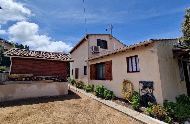Villa with garden + parking - sea view- 8 pers