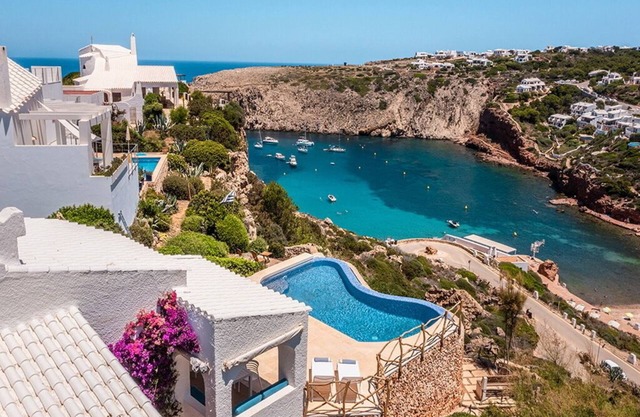 Villa with pool and super beach views in Cala Morell