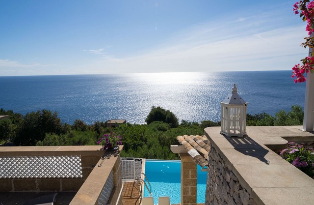 Villa with pool and garden for exclusive use
