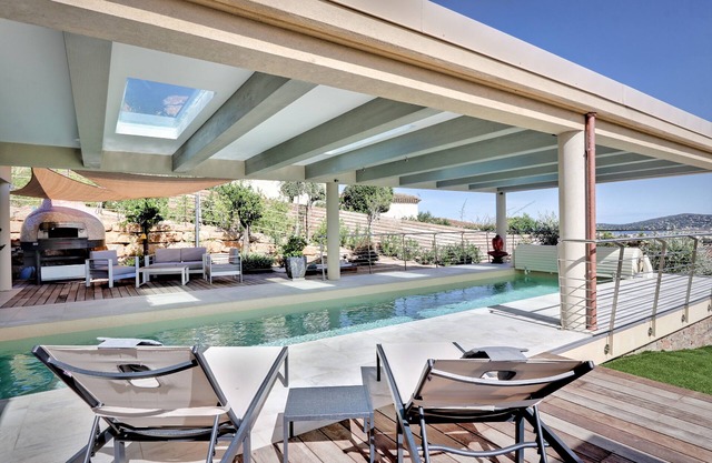 Villa with pool, By the sea and beaches 5 min. Views of the Bay of Saint Tropez