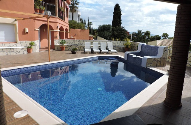 VILLA WITH POOL ON THE TROPICAL COAST