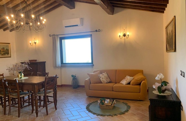 Villa with Pool, Spa, and Relaxation: A Paradise between Umbria and Tuscany