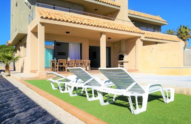 Villa with Private Pool, 100m from Sea, Spacious Garden, Near Calafat in Costa Dorada