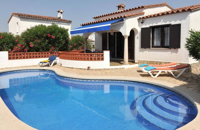 Villa with private pool and wifi.HUTG-000209