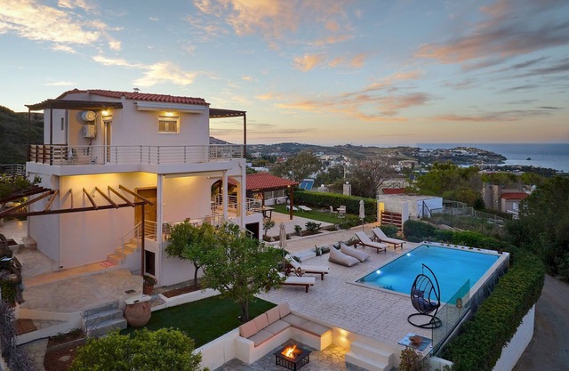 Villa with private pool and amazing view