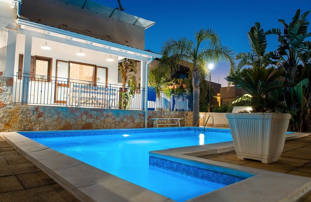 Villa with private pool wifi 150 Mt from the sea 3 bedrooms 3 bathrooms 10 places ob