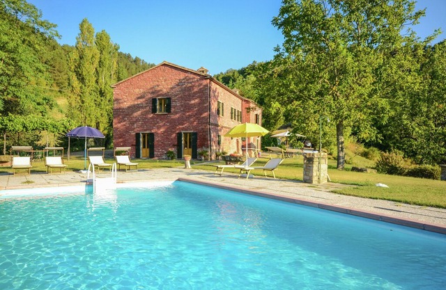 Villa with swimming pool and panoramic view of the Apennines