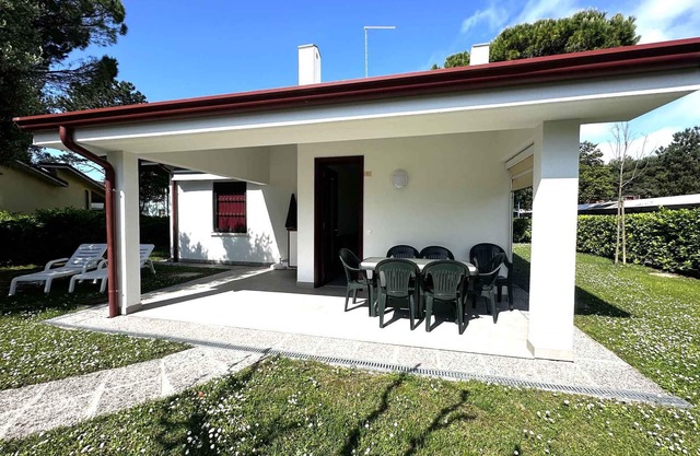 Villa with terrace and garden