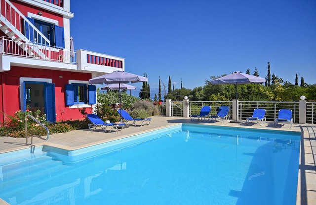 VILLA WITH TOTAL PRIVACY AND WALK DISTANCE TO THE BEACH AND FISKARDO CENTRE