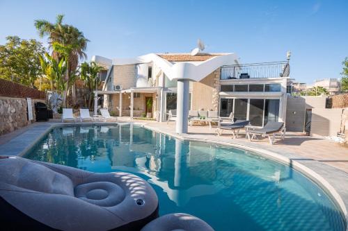 Villa Yuka- Luxurious Villa