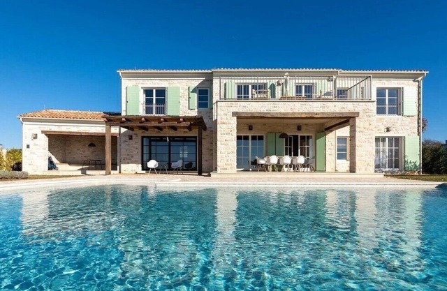 Villa Zelena Panoramic Seaview, Infinity pool, free EV charger