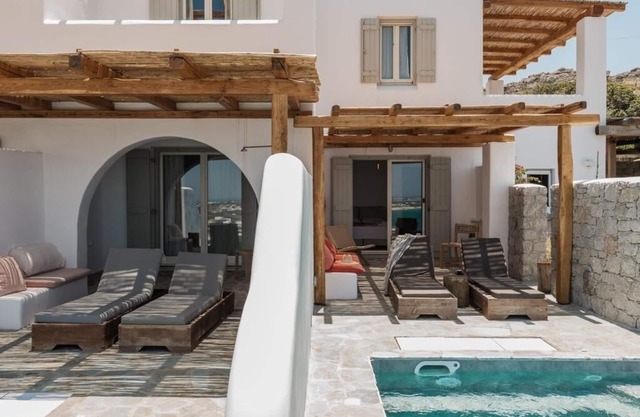 Villa Zoe unique sea view, family friendly close to town