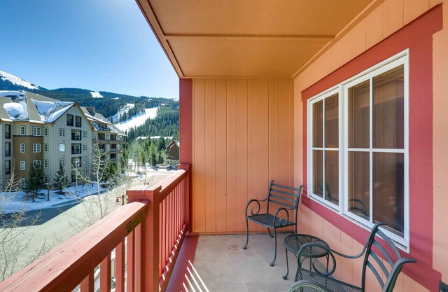 Village Condo, Walk to Slopes, heated pool access by RedAwning